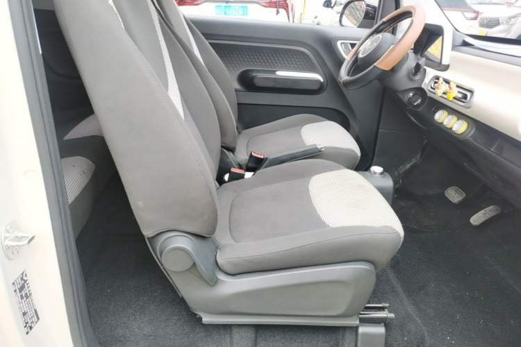 Used Wuling Hongguang MINIEV 2024 3rd Generation 215km Youth Edition Right Front Seat