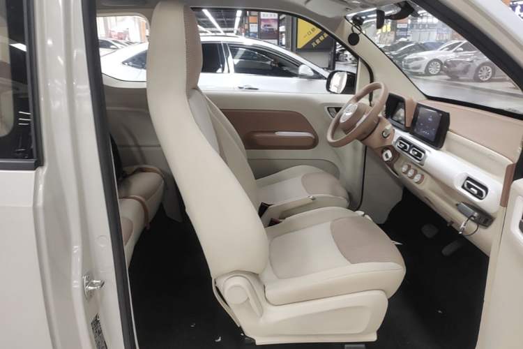 Used Wuling Hongguang MINIEV 2024 3rd Generation 215km Advanced Version Right Front Seat
