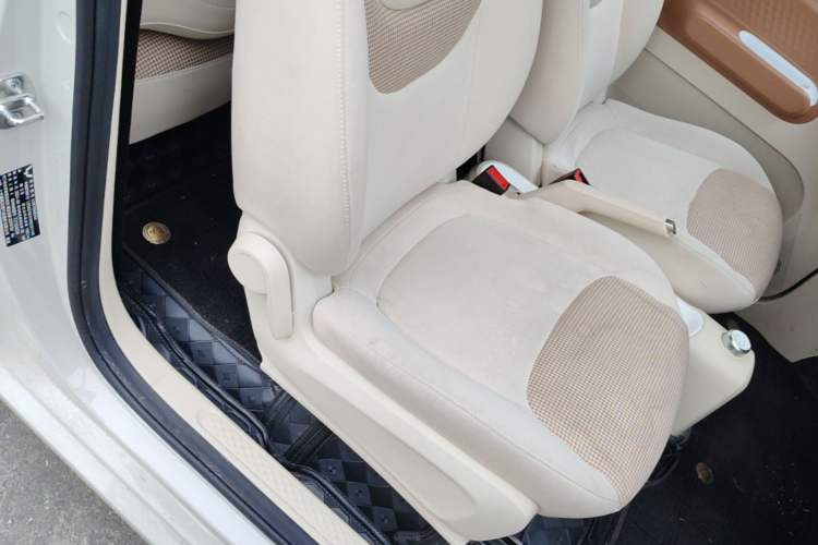 Used Wuling Hongguang MINIEV 2024 3rd Generation 215km Youth Edition Right Front Seat