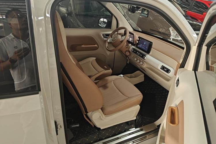 Used Wuling Hongguang MINIEV 2024 3rd Generation 215km Advanced Version Right Front Seat