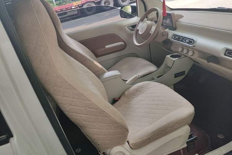 Used Wuling Hongguang MINIEV 2024 3rd Generation 215km Youth Edition Right Front Seat