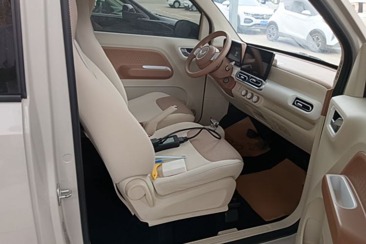 Used Wuling Hongguang MINIEV 2024 3rd Generation 215km Youth Edition Right Front Seat