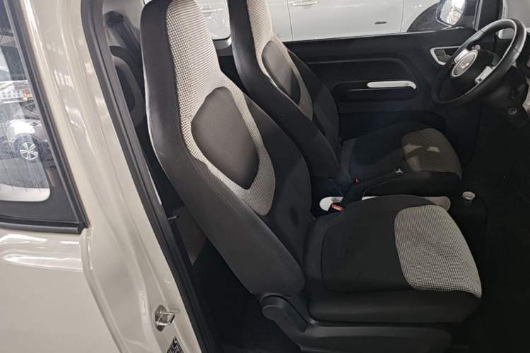 Used Wuling Hongguang MINIEV 2024 3rd Generation 215km Advanced Version Right Front Seat