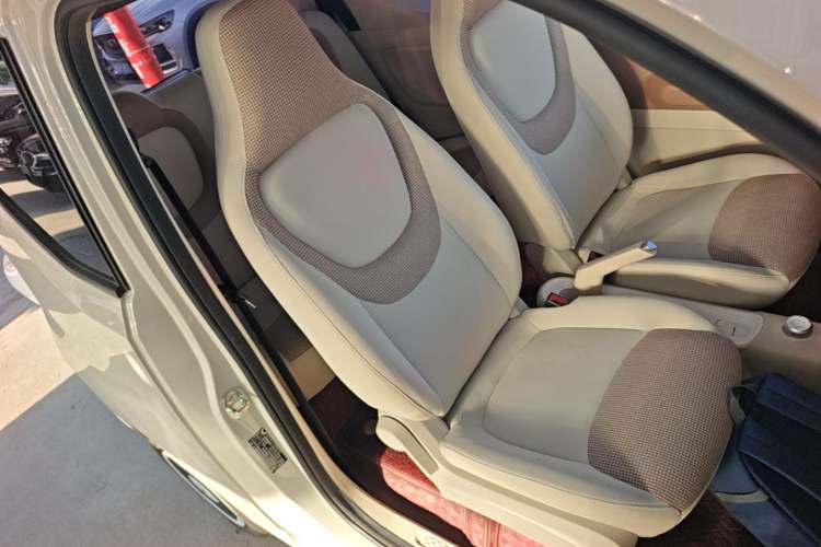 Used Wuling Hongguang MINIEV 2024 3rd Generation 215km Youth Edition Right Front Seat