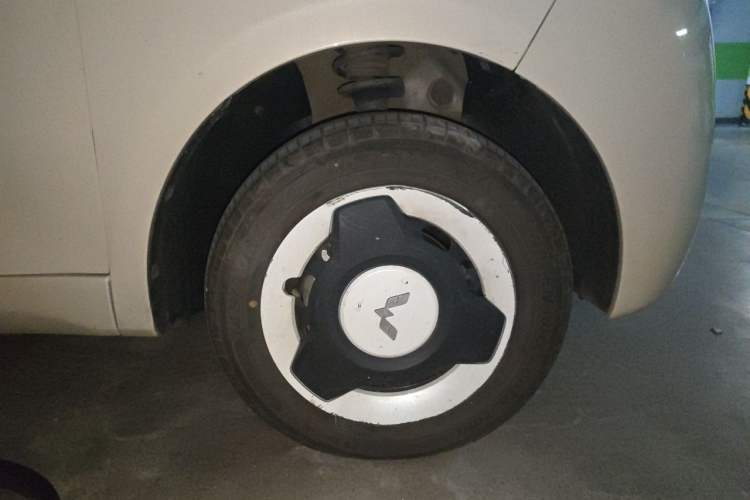 Used Wuling Hongguang MINIEV 2024 3rd Generation 215km Youth Edition Right Front Wheel Hub