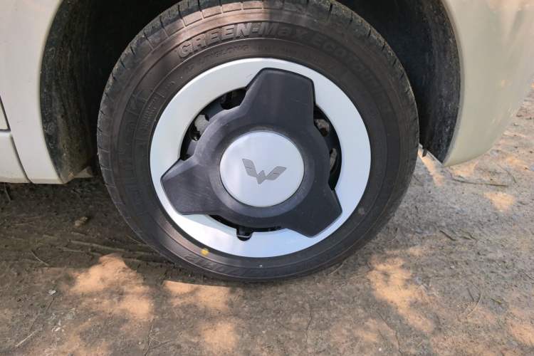 Used Wuling Hongguang MINIEV 2024 3rd Generation 215km Youth Edition Right Front Wheel Hub