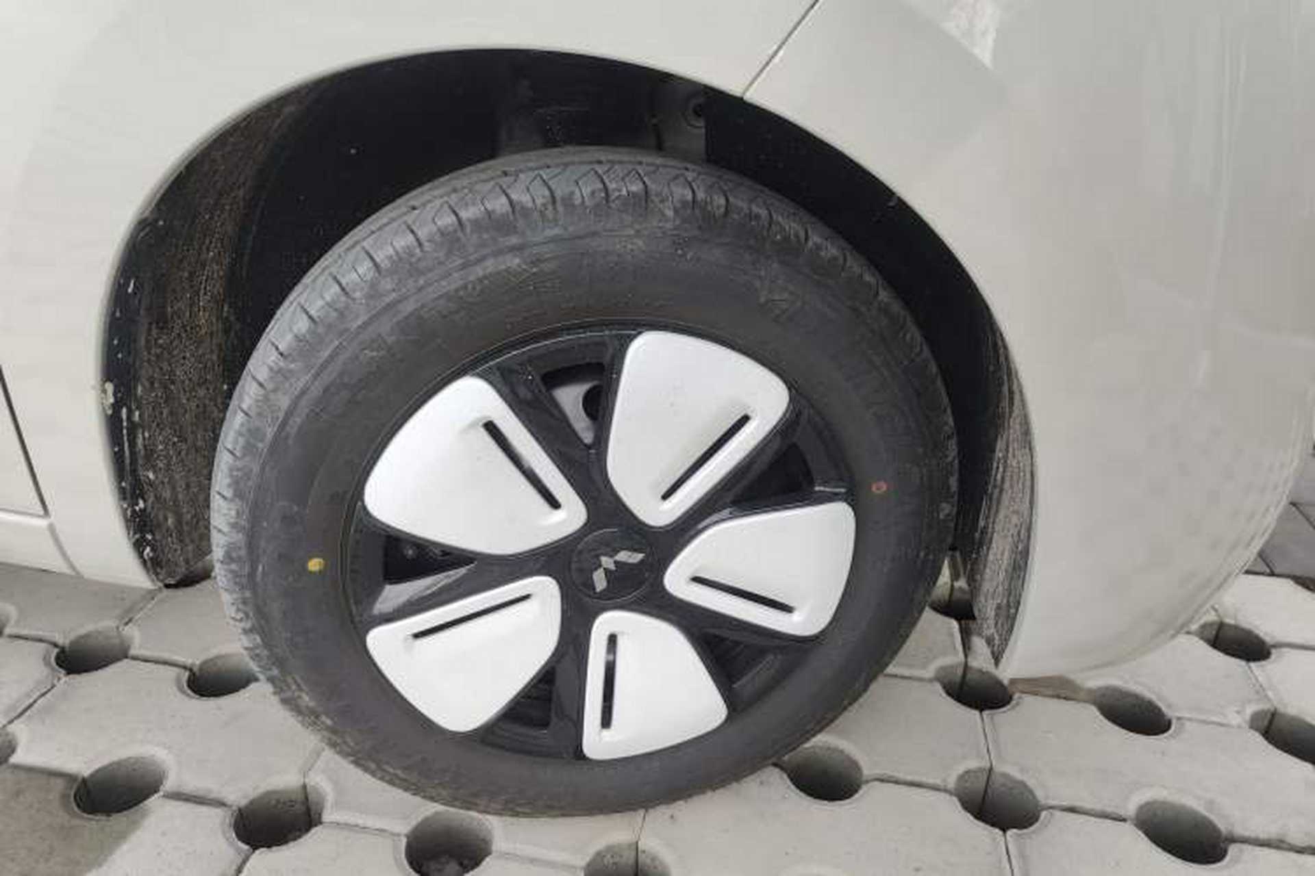 Used Wuling Hongguang MINIEV 2024 3rd Generation 215km Advanced Version Right Front Wheel Hub