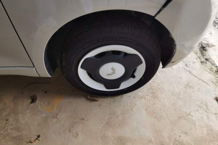 Used Wuling Hongguang MINIEV 2024 3rd Generation 215km Youth Edition Right Front Wheel Hub