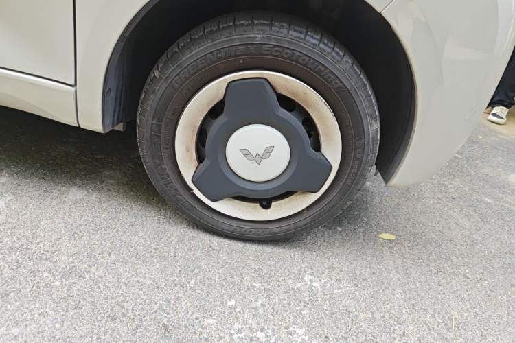 Used Wuling Hongguang MINIEV 2024 3rd Generation 215km Youth Edition Right Front Wheel Hub