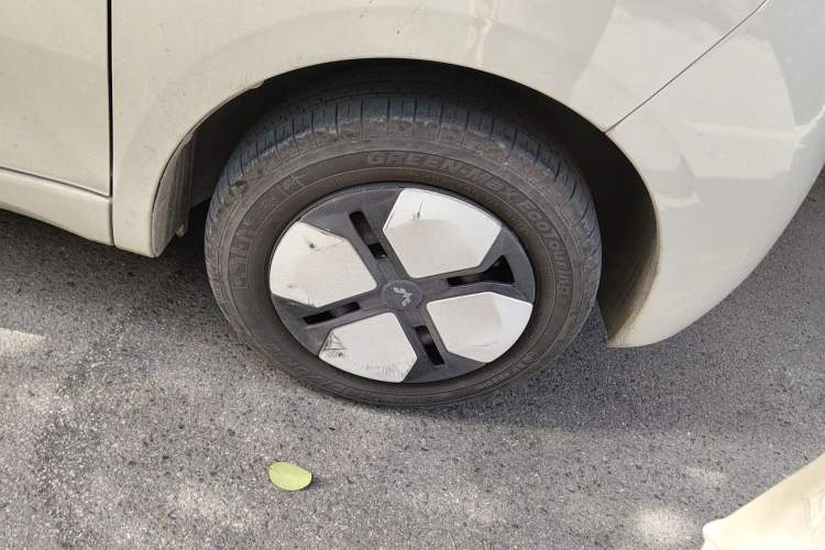 Used Wuling Hongguang MINIEV 2024 3rd Generation 215km Advanced Version Right Front Wheel Hub