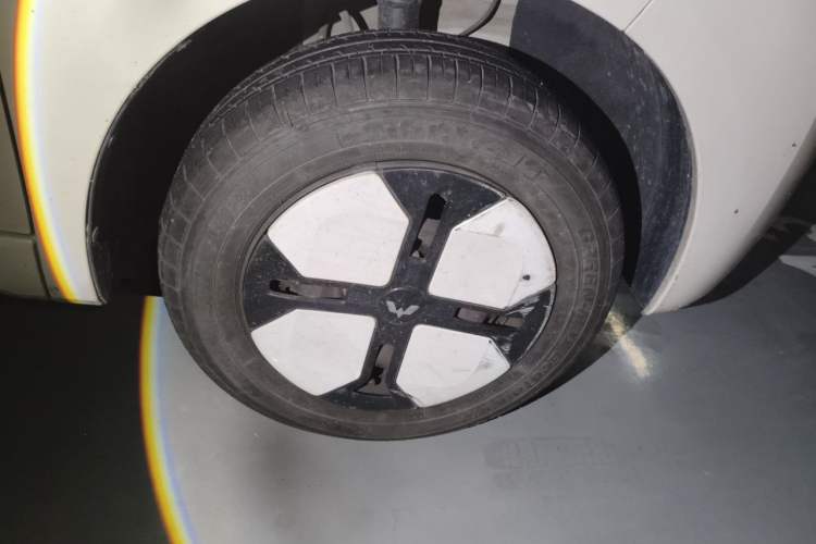 Used Wuling Hongguang MINIEV 2024 3rd Generation 215km Advanced Version Right Front Wheel Hub