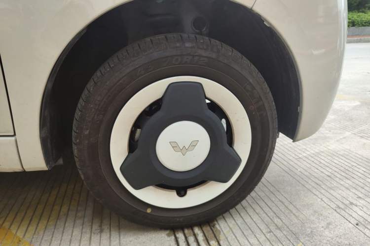 Used Wuling Hongguang MINIEV 2024 3rd Generation 215km Youth Edition Right Front Wheel Hub
