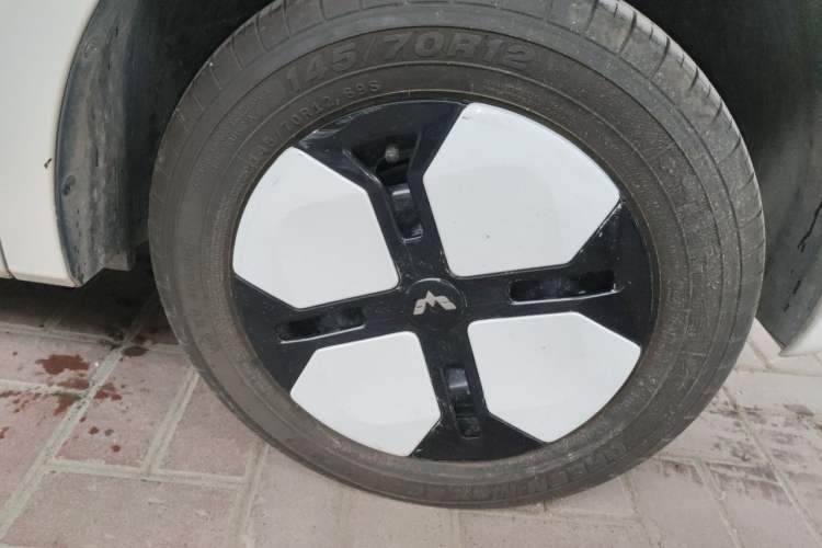 Used Wuling Hongguang MINIEV 2024 3rd Generation 215km Advanced Version Right Front Wheel Hub