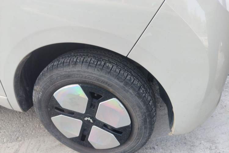 Used Wuling Hongguang MINIEV 2024 3rd Generation 215km Advanced Version Right Front Wheel Hub