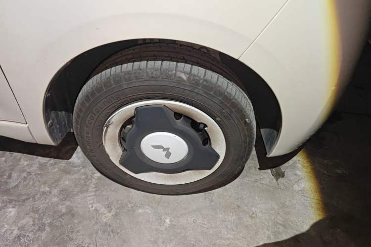 Used Wuling Hongguang MINIEV 2024 3rd Generation 215km Youth Edition Right Front Wheel Hub
