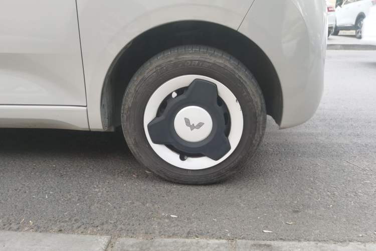 Used Wuling Hongguang MINIEV 2024 3rd Generation 215km Youth Edition Right Front Wheel Hub