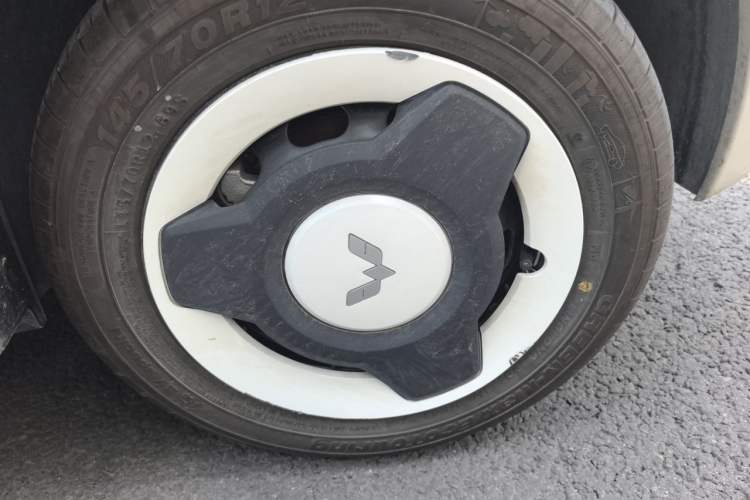 Used Wuling Hongguang MINIEV 2024 3rd Generation 215km Youth Edition Right Front Wheel Hub