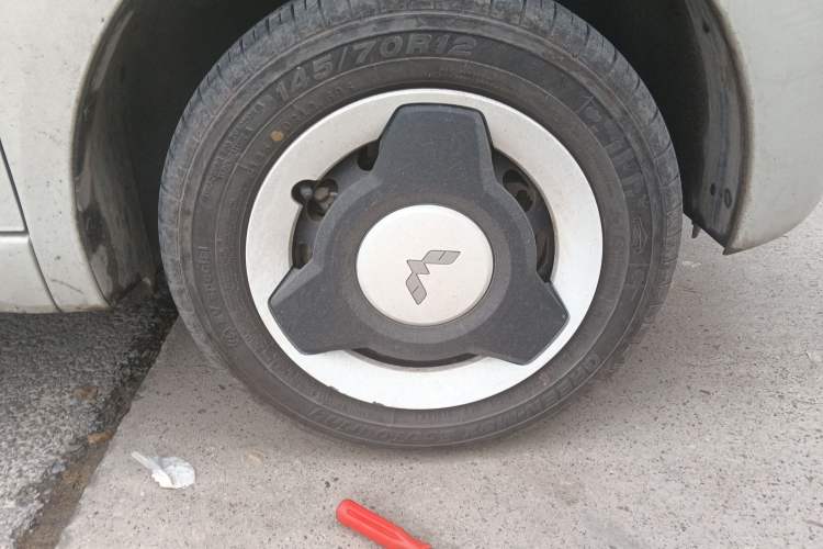 Used Wuling Hongguang MINIEV 2024 3rd Generation 215km Youth Edition Right Front Wheel Hub