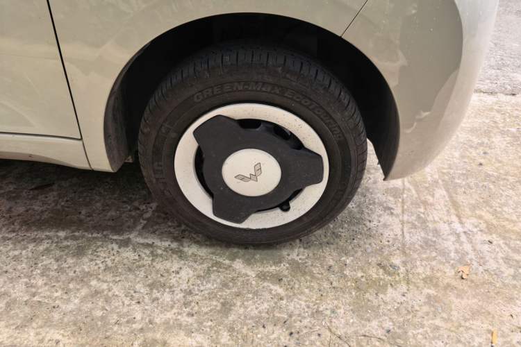 Used Wuling Hongguang MINIEV 2024 3rd Generation 215km Youth Edition Right Front Wheel Hub