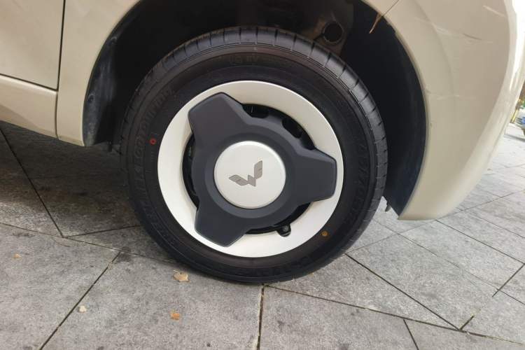 Used Wuling Hongguang MINIEV 2024 3rd Generation 215km Youth Edition Right Front Wheel Hub