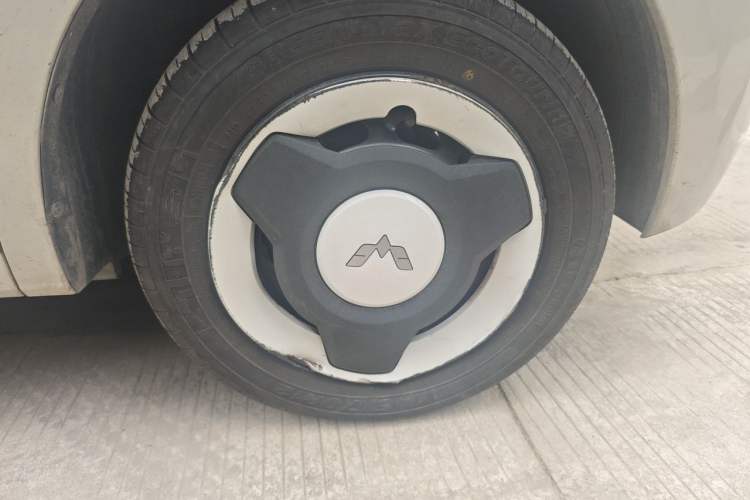 Used Wuling Hongguang MINIEV 2024 3rd Generation 215km Youth Edition Right Front Wheel Hub