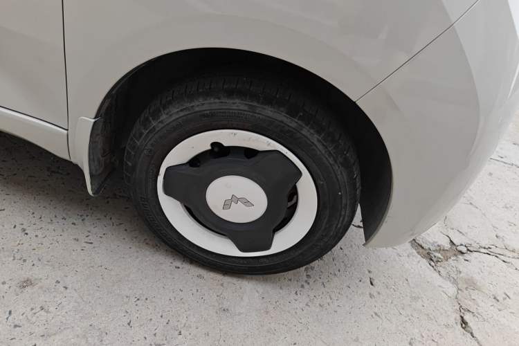 Used Wuling Hongguang MINIEV 2024 3rd Generation 215km Youth Edition Right Front Wheel Hub