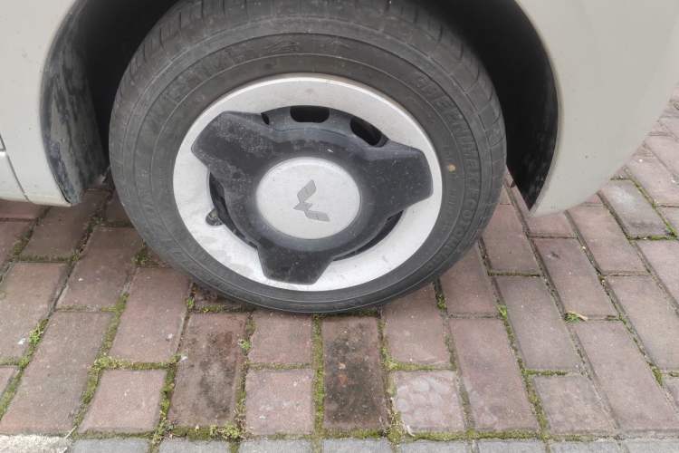 Used Wuling Hongguang MINIEV 2024 3rd Generation 215km Youth Edition Right Front Wheel Hub