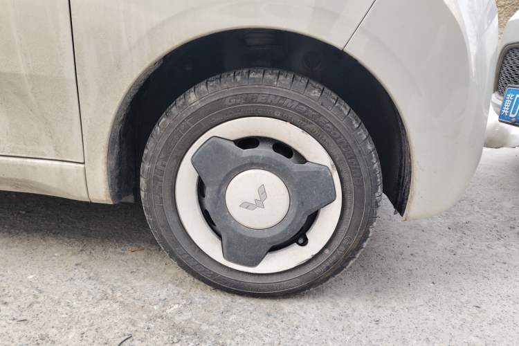 Used Wuling Hongguang MINIEV 2024 3rd Generation 215km Youth Edition Right Front Wheel Hub