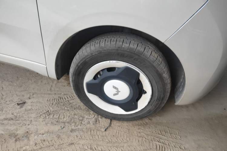 Used Wuling Hongguang MINIEV 2024 3rd Generation 215km Youth Edition Right Front Wheel Hub