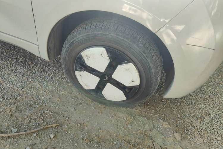 Used Wuling Hongguang MINIEV 2024 3rd Generation 215km Advanced Version Right Front Wheel Hub
