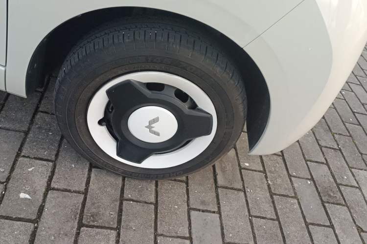 Used Wuling Hongguang MINIEV 2024 3rd Generation 215km Youth Edition Right Front Wheel Hub
