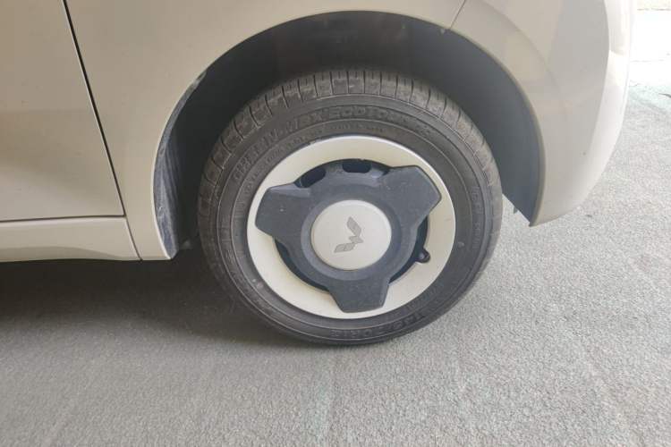 Used Wuling Hongguang MINIEV 2024 3rd Generation 215km Youth Edition Right Front Wheel Hub