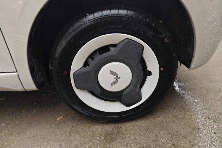 Used Wuling Hongguang MINIEV 2024 3rd Generation 215km Youth Edition Right Front Wheel Hub