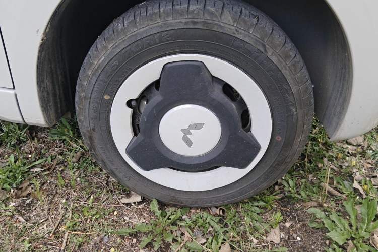 Used Wuling Hongguang MINIEV 2024 3rd Generation 215km Youth Edition Right Front Wheel Hub