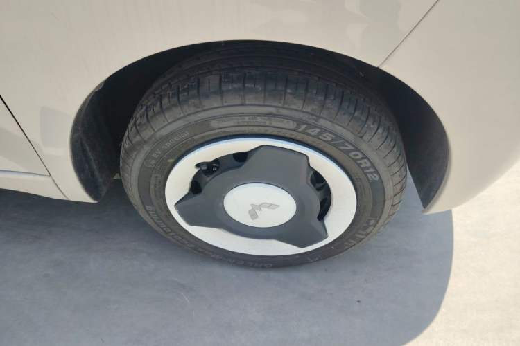 Used Wuling Hongguang MINIEV 2024 3rd Generation 215km Youth Edition Right Front Wheel Hub