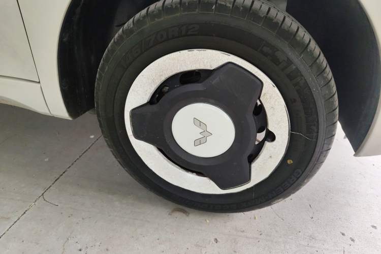 Used Wuling Hongguang MINIEV 2024 3rd Generation 215km Youth Edition Right Front Wheel Hub
