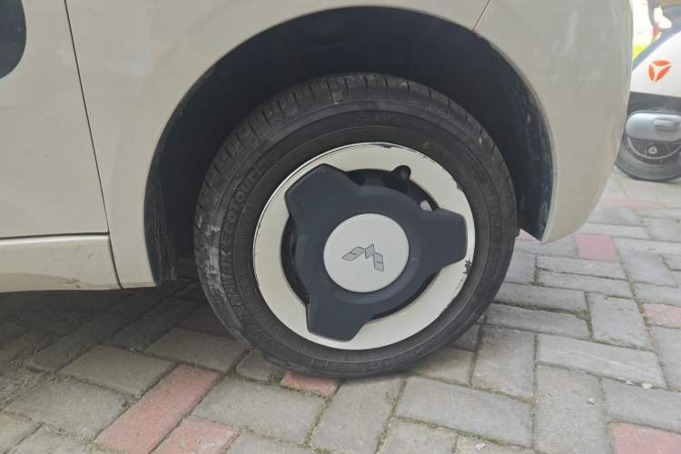 Used Wuling Hongguang MINIEV 2024 3rd Generation 215km Youth Edition Right Front Wheel Hub