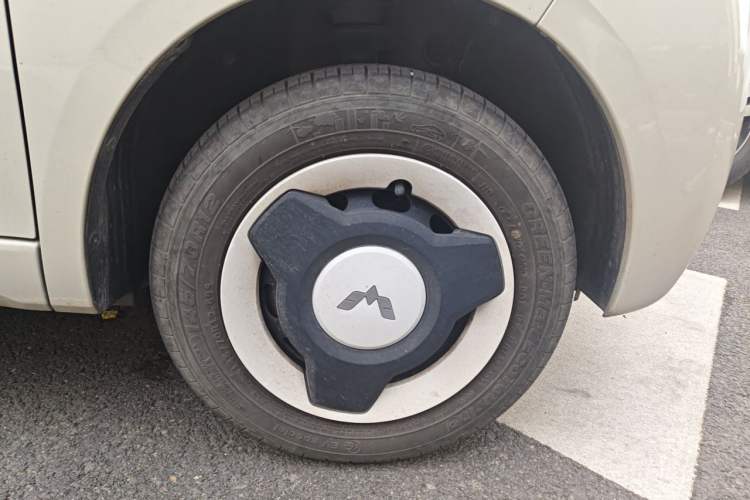 Used Wuling Hongguang MINIEV 2024 3rd Generation 215km Youth Edition Right Front Wheel Hub