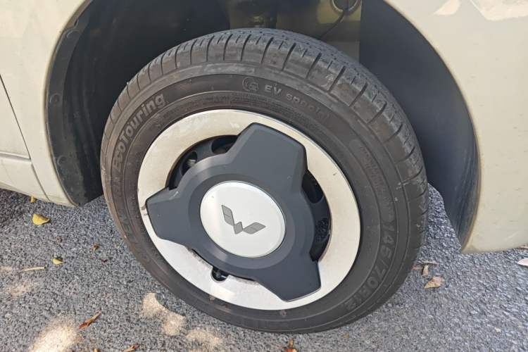 Used Wuling Hongguang MINIEV 2024 3rd Generation 215km Youth Edition Right Front Wheel Hub