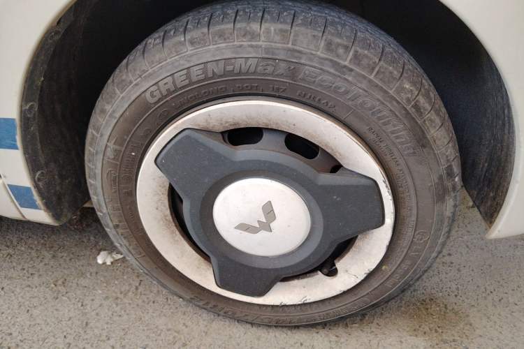 Used Wuling Hongguang MINIEV 2024 Third Generation 120 km Right Front Wheel Hub