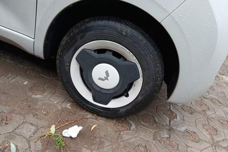 Used Wuling Hongguang MINIEV 2024 3rd Generation 215km Youth Edition Right Front Wheel Hub