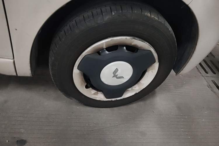 Used Wuling Hongguang MINIEV 2024 3rd Generation 215km Youth Edition Right Front Wheel Hub