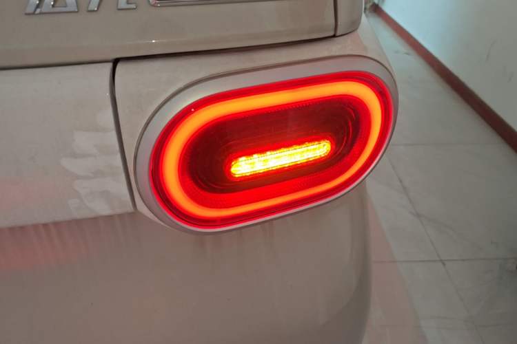 Used Wuling Hongguang MINIEV 2024 3rd Generation 215km Youth Edition Right Rear Taillight