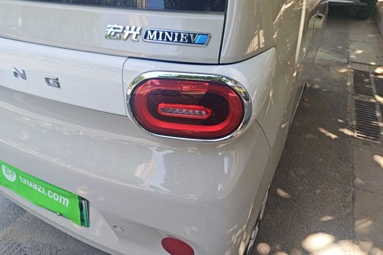 Used Wuling Hongguang MINIEV 2024 3rd Generation 215km Advanced Version Right Rear Taillight