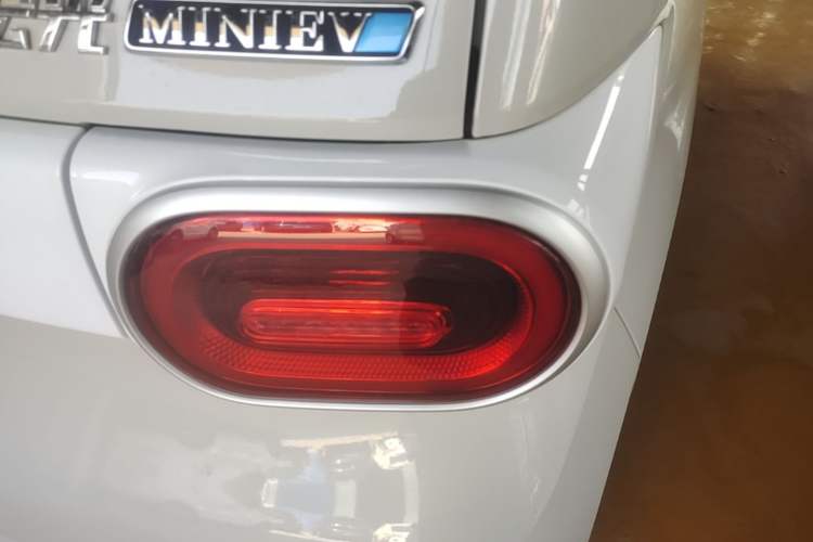 Used Wuling Hongguang MINIEV 2024 3rd Generation 215km Youth Edition Right Rear Taillight
