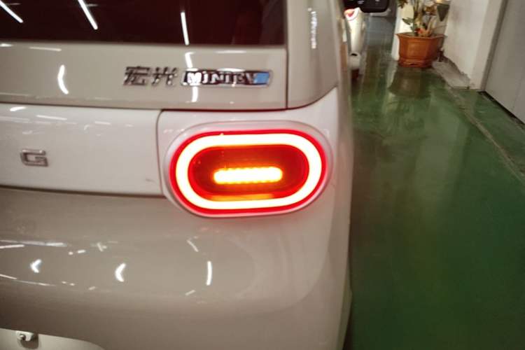Used Wuling Hongguang MINIEV 2024 3rd Generation 215km Youth Edition Right Rear Taillight