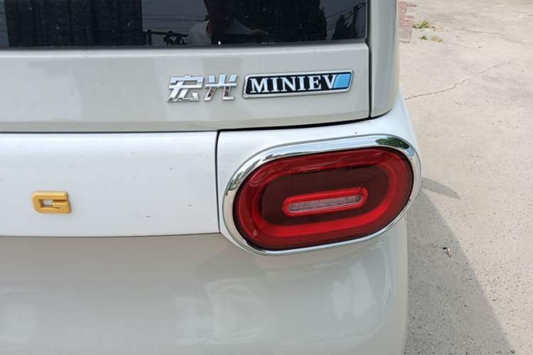 Used Wuling Hongguang MINIEV 2024 3rd Generation 215km Advanced Version Right Rear Taillight