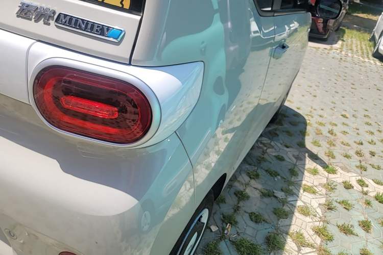 Used Wuling Hongguang MINIEV 2024 3rd Generation 215km Youth Edition Right Rear Taillight
