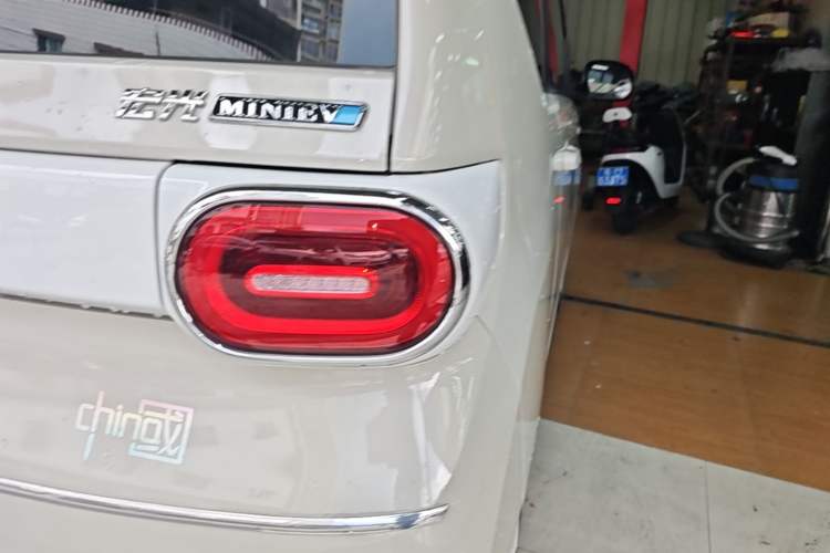 Used Wuling Hongguang MINIEV 2024 3rd Generation 215km Advanced Version Right Rear Taillight