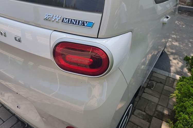 Used Wuling Hongguang MINIEV 2024 3rd Generation 215km Youth Edition Right Rear Taillight